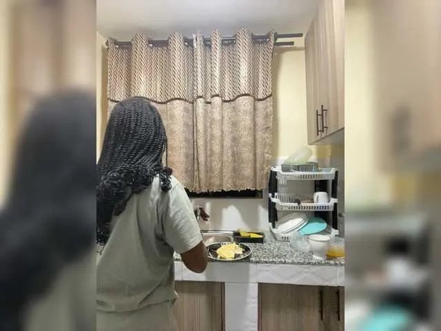 Curvy-maxy9 — WELCOME TO MY CHAT ROOM,FEEL FREE TO SAY HITIP PUBLIC support me on queen of queens contest 10tkn=1point