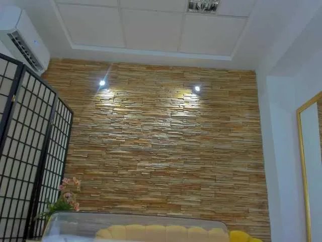 JessyBee on BongaCams