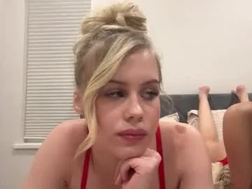 lunarose17 on Chaturbate