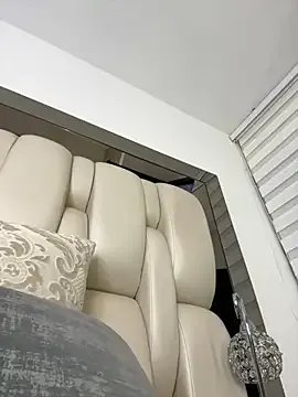 ALISSON_FOXXX1 on StripChat