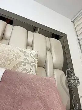 ALISSON_FOXXX1 on StripChat