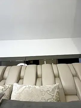 ALISSON_FOXXX1 on StripChat