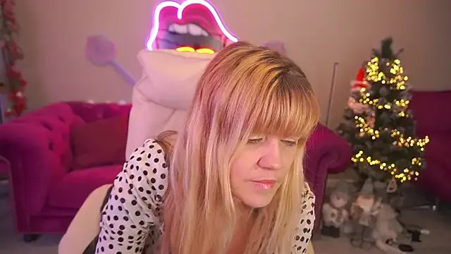 BellaLaPetit — spank the ass