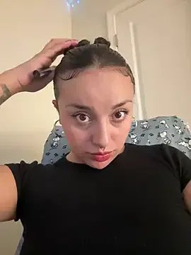 CharmingMaddie on StripChat