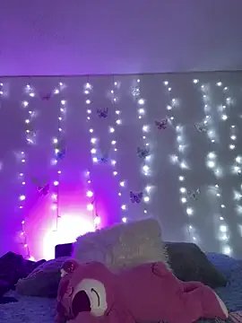 Daliila_11 on StripChat