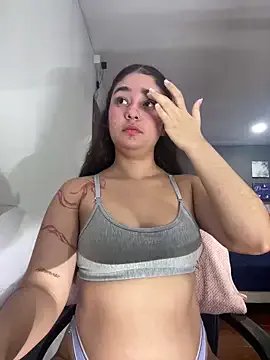 lana_rousse01 — Show breasts on the balcony