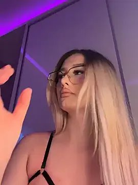 mollyxxx — Cum and squirt