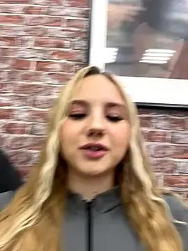 Sky_Cutie on StripChat