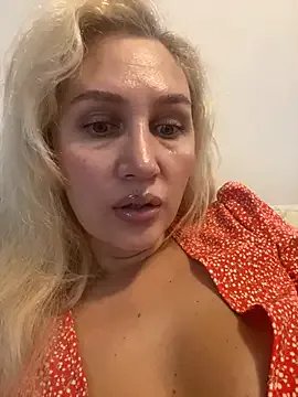 YourBlondee on StripChat