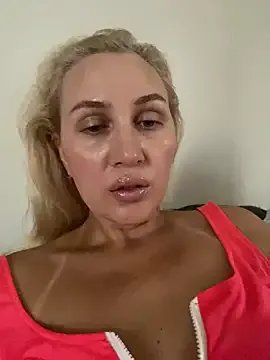 YourBlondee on StripChat