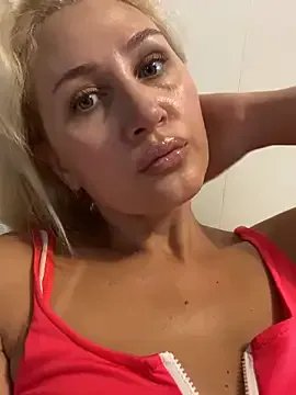 YourBlondee on StripChat