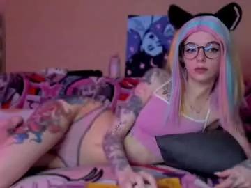 Check-out your craziest wishes with our pick of gaming cams models, featuring big knockers, round tails and tight twats.