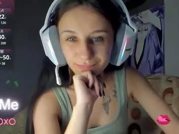 Check-out your craziest wishes with our pick of gaming cams models, featuring big knockers, round tails and tight twats.