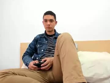 Aaronhugexxl webcams show profile image 