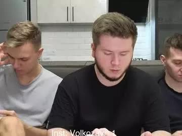 Check-out your craziest wishes with our pick of gaming cams models, featuring big knockers, round tails and tight twats.