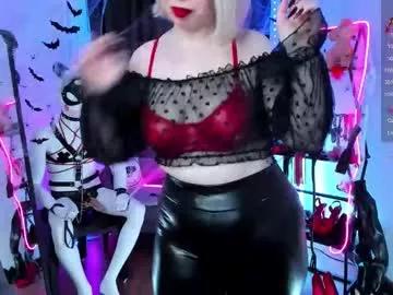 Check-out your craziest wishes with our pick of gaming cams models, featuring big knockers, round tails and tight twats.