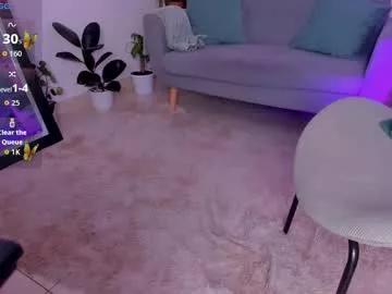 Check-out your craziest wishes with our pick of gaming cams models, featuring big knockers, round tails and tight twats.