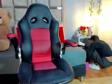 Check-out your craziest wishes with our pick of gaming cams models, featuring big knockers, round tails and tight twats.