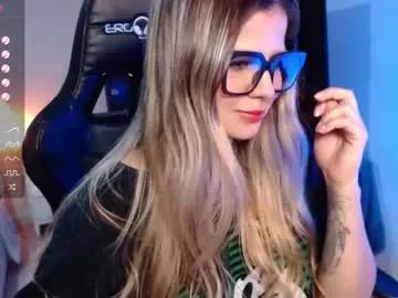 Check-out your craziest wishes with our pick of gaming cams models, featuring big knockers, round tails and tight twats.