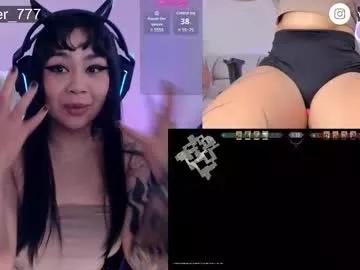 Check-out your craziest wishes with our pick of gaming cams models, featuring big knockers, round tails and tight twats.
