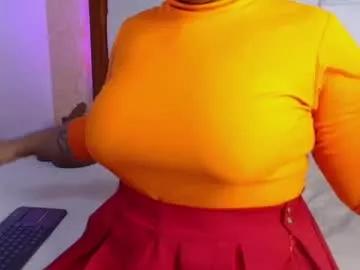 Check-out your craziest wishes with our pick of gaming cams models, featuring big knockers, round tails and tight twats.