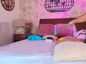 Check-out your craziest wishes with our pick of gaming cams models, featuring big knockers, round tails and tight twats.