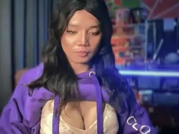 Check-out your craziest wishes with our pick of gaming cams models, featuring big knockers, round tails and tight twats.