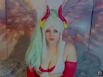 Check-out your craziest wishes with our pick of gaming cams models, featuring big knockers, round tails and tight twats.