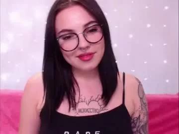 dolly_kinky_molly from Chaturbate