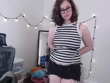 elliecharmful from Chaturbate