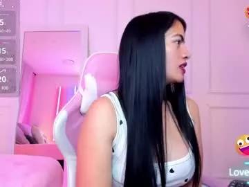 evelyyn_bm from Chaturbate