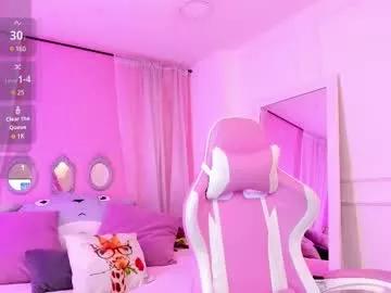 evelyyn_bm from Chaturbate