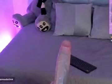 Check-out your craziest wishes with our pick of gaming cams models, featuring big knockers, round tails and tight twats.