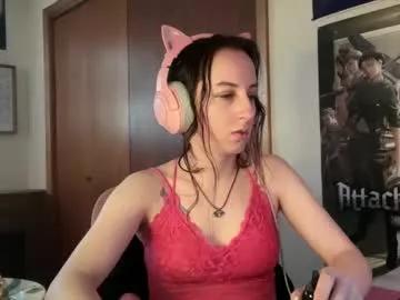 Check-out your craziest wishes with our pick of gaming cams models, featuring big knockers, round tails and tight twats.