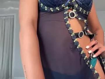 gigglygianni model from Chaturbate