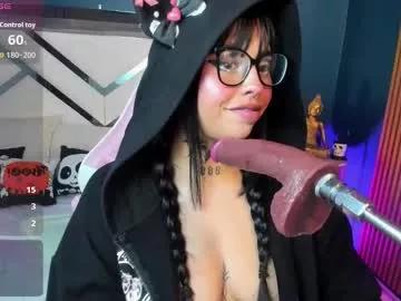 Check-out your craziest wishes with our pick of gaming cams models, featuring big knockers, round tails and tight twats.