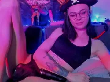 Check-out your craziest wishes with our pick of gaming cams models, featuring big knockers, round tails and tight twats.