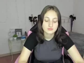 kommunelifoxi from Chaturbate