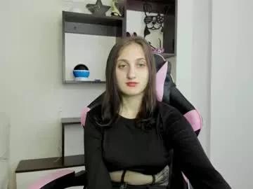 kommunelifoxi from Chaturbate