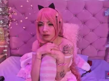 Check-out your craziest wishes with our pick of gaming cams models, featuring big knockers, round tails and tight twats.