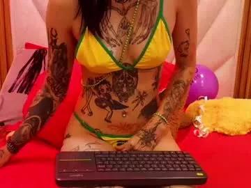 Check-out your craziest wishes with our pick of gaming cams models, featuring big knockers, round tails and tight twats.
