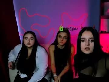 Check-out your craziest wishes with our pick of gaming cams models, featuring big knockers, round tails and tight twats.