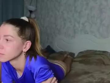 lisi4ka_basik33 from Chaturbate