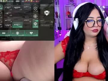 Check-out your craziest wishes with our pick of gaming cams models, featuring big knockers, round tails and tight twats.