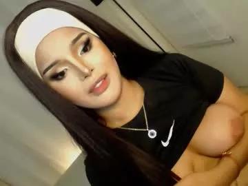 Check-out your craziest wishes with our pick of gaming cams models, featuring big knockers, round tails and tight twats.