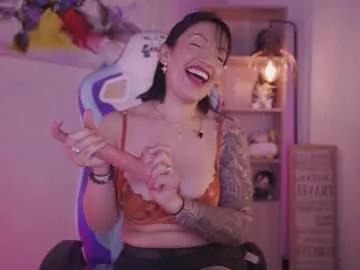 Check-out your craziest wishes with our pick of gaming cams models, featuring big knockers, round tails and tight twats.