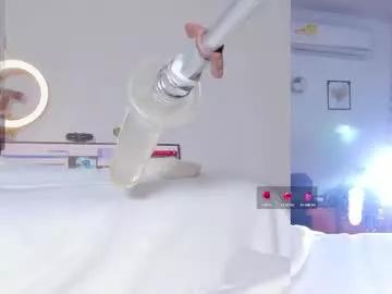 Check-out your craziest wishes with our pick of gaming cams models, featuring big knockers, round tails and tight twats.