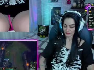 Check-out your craziest wishes with our pick of gaming cams models, featuring big knockers, round tails and tight twats.