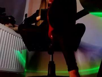 Check-out your craziest wishes with our pick of gaming cams models, featuring big knockers, round tails and tight twats.