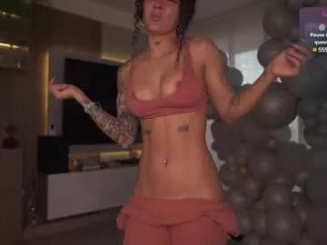 Check-out your craziest wishes with our pick of gaming cams models, featuring big knockers, round tails and tight twats.
